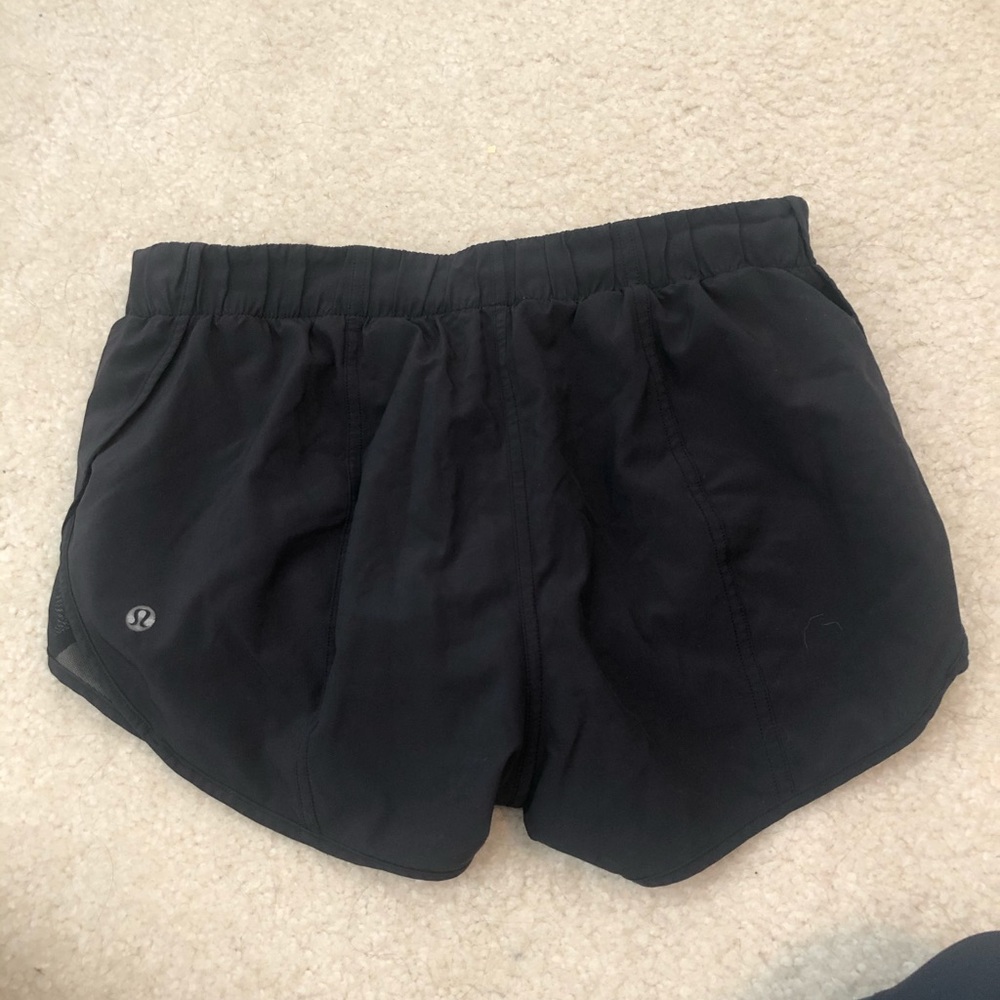 🍋 Lululemon hotty hot 2.5 inch inseam sz 6